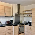 Family Flat In Kingston Upon Thames