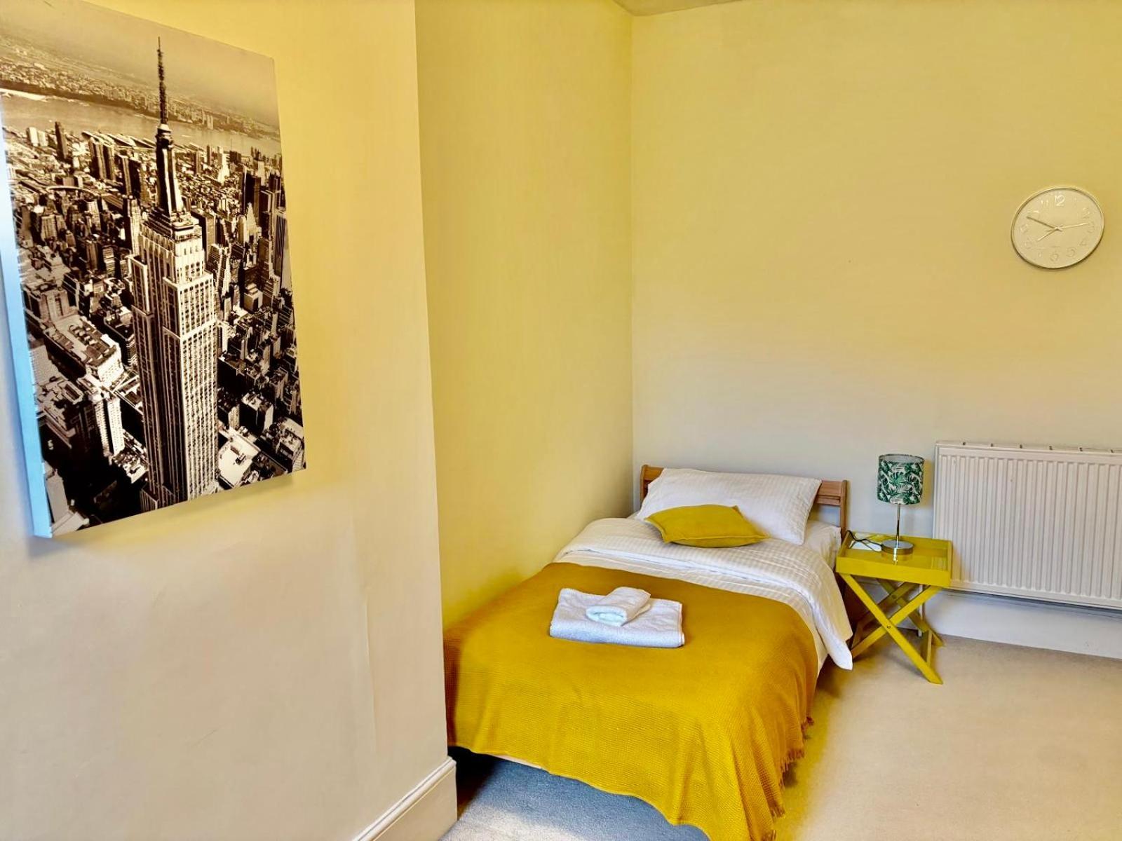 Family Flat In Kingston Upon Thames *